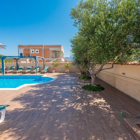 Villa Mare Apartments Vir Exterior photo