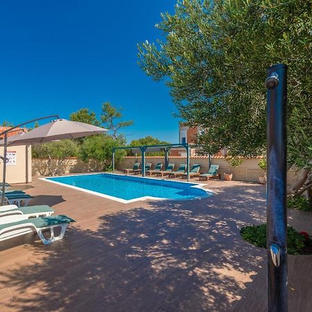 Villa Mare Apartments Vir Exterior photo