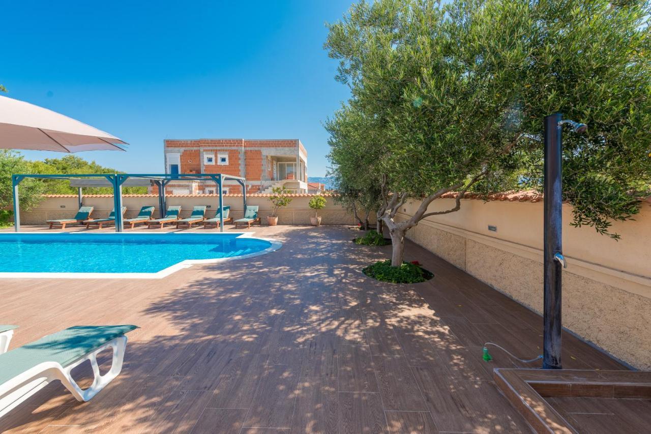 Villa Mare Apartments Vir Exterior photo