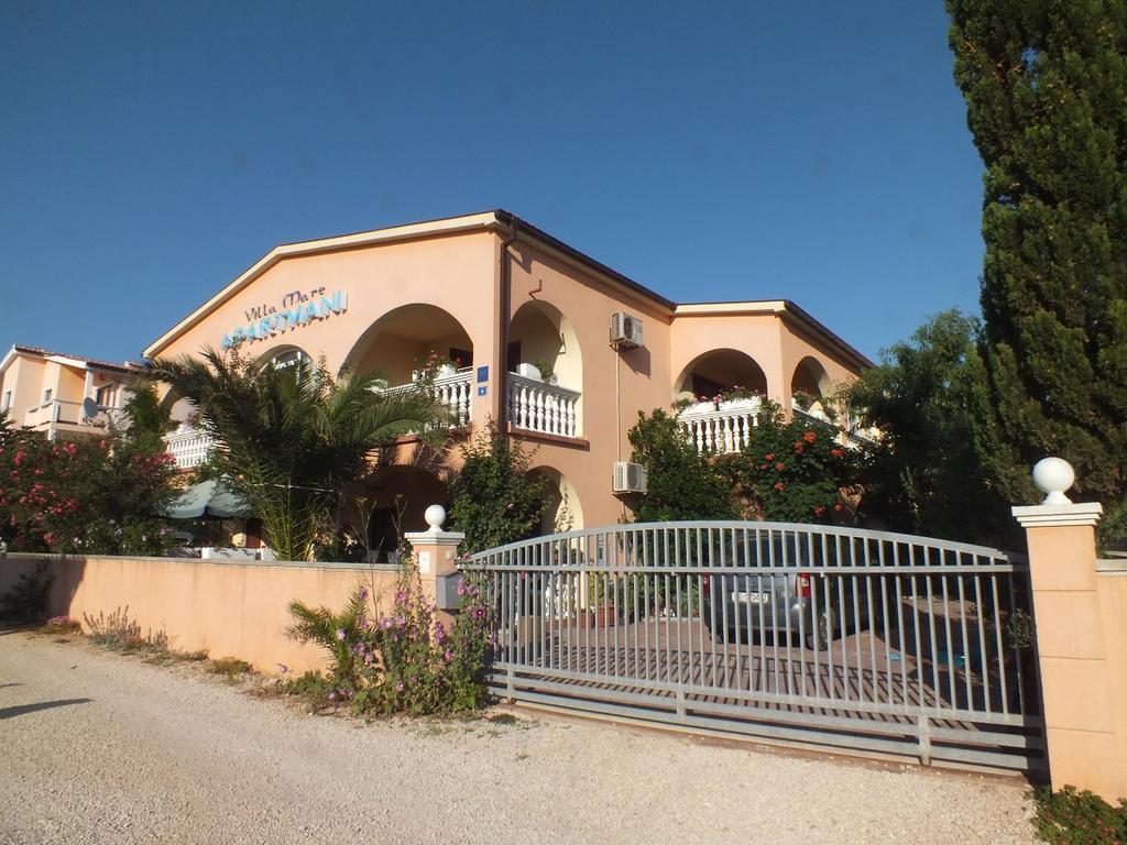 Villa Mare Apartments Vir Exterior photo