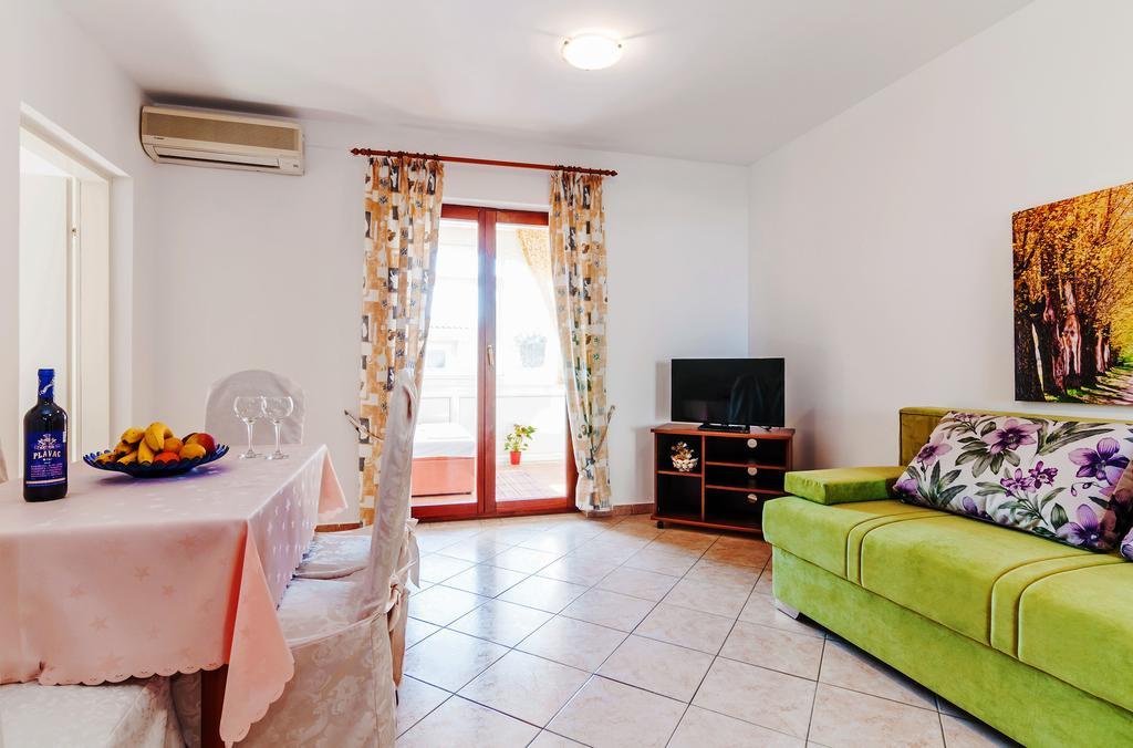 Villa Mare Apartments Vir Exterior photo